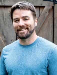 Dan MacKinnon